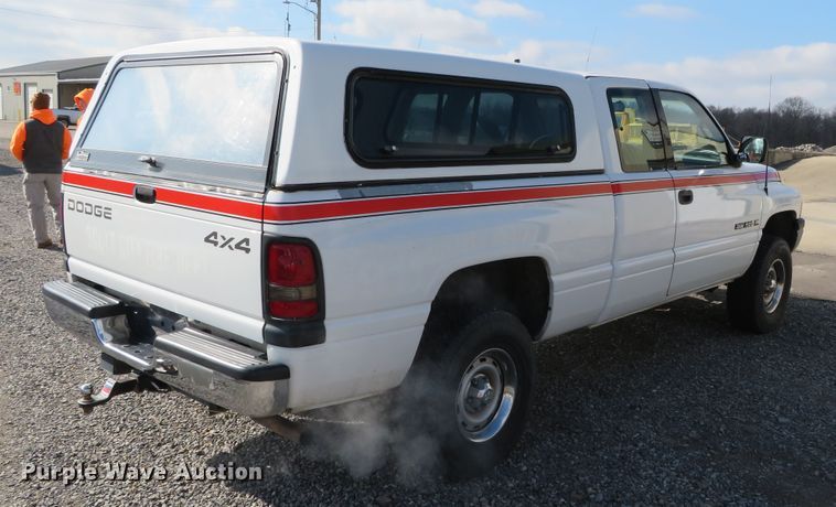 image for item DH0664 1996 Dodge Ram 1500  Club Cab pickup truck