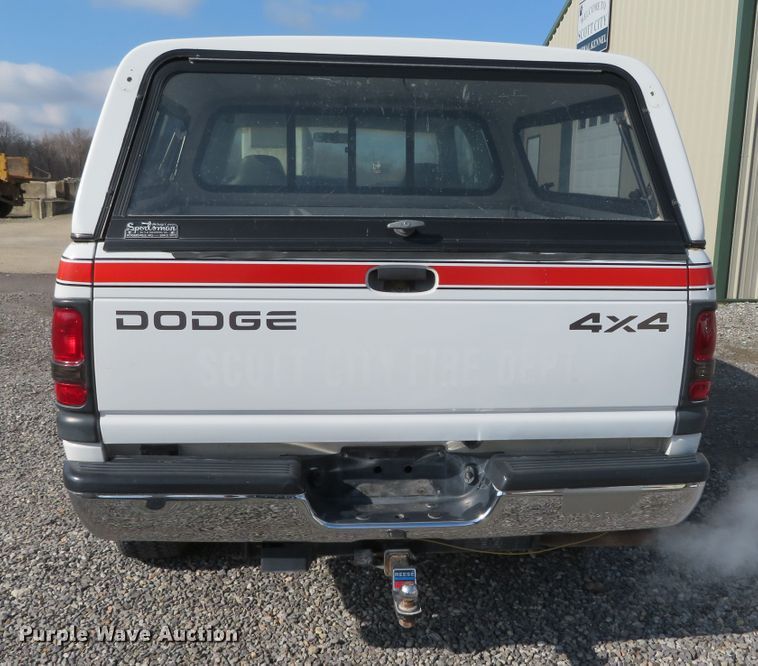 image for item DH0664 1996 Dodge Ram 1500  Club Cab pickup truck