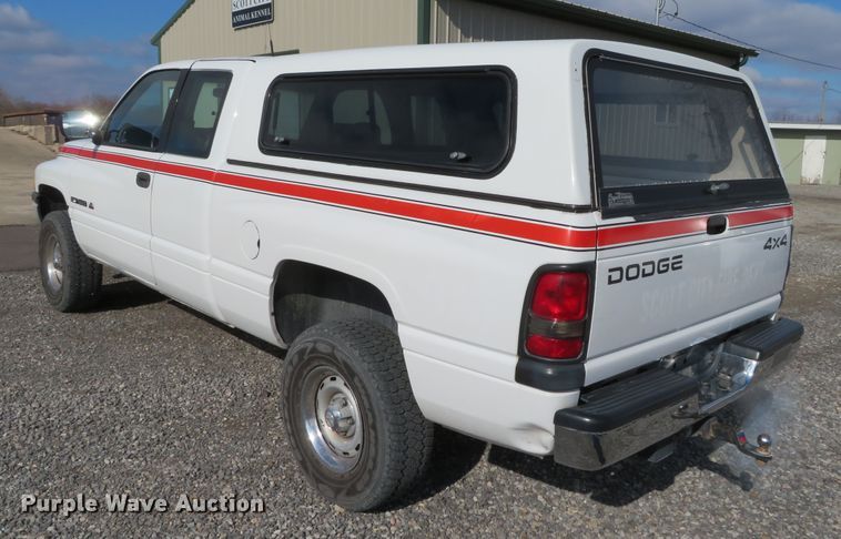 image for item DH0664 1996 Dodge Ram 1500  Club Cab pickup truck