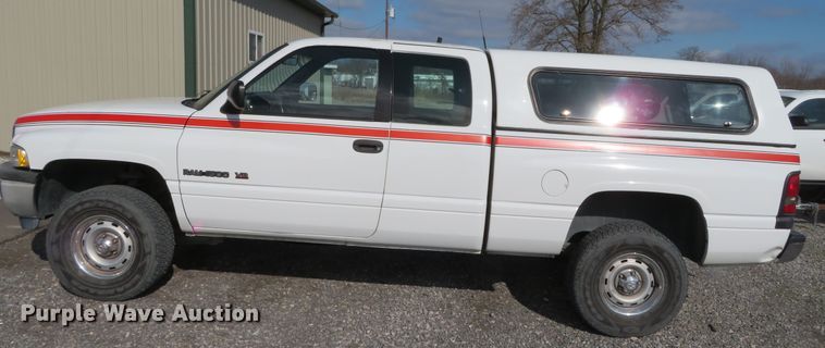 image for item DH0664 1996 Dodge Ram 1500  Club Cab pickup truck
