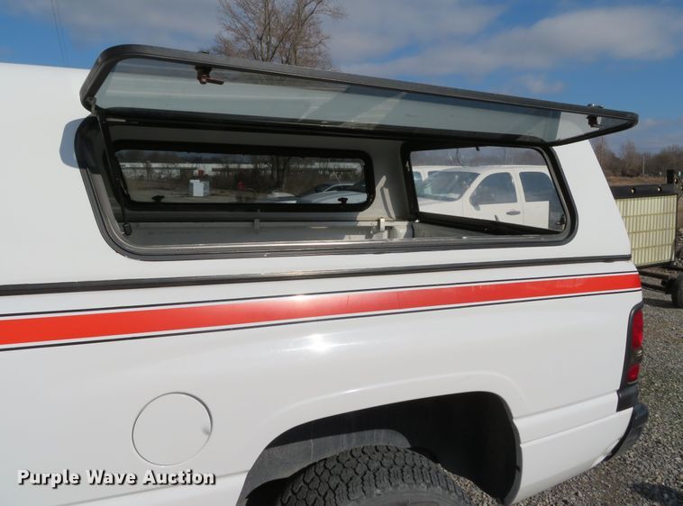 image for item DH0664 1996 Dodge Ram 1500  Club Cab pickup truck