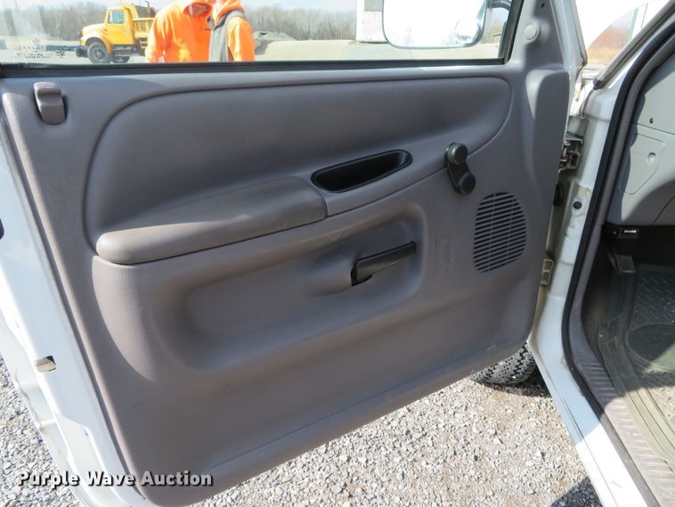 image for item DH0664 1996 Dodge Ram 1500  Club Cab pickup truck