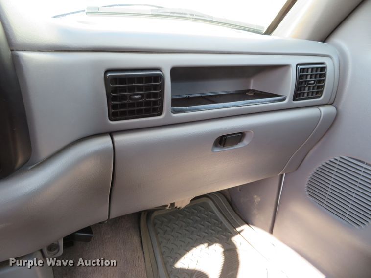 image for item DH0664 1996 Dodge Ram 1500  Club Cab pickup truck