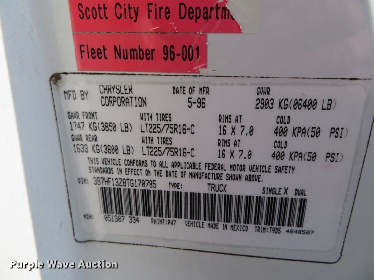 image for item DH0664 1996 Dodge Ram 1500  Club Cab pickup truck