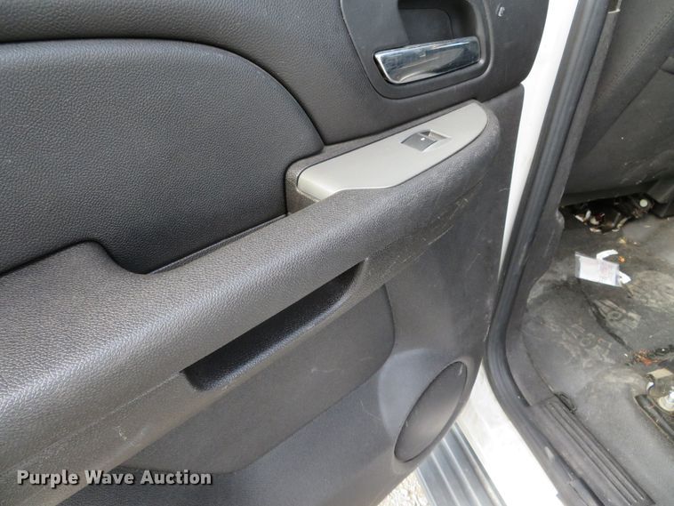 image for item DH0665 2011 Chevrolet Tahoe  SUV