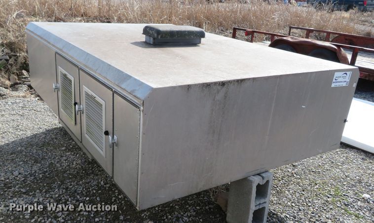 image for item DH0668 Deerskin Manufacturing 8 animal control bed