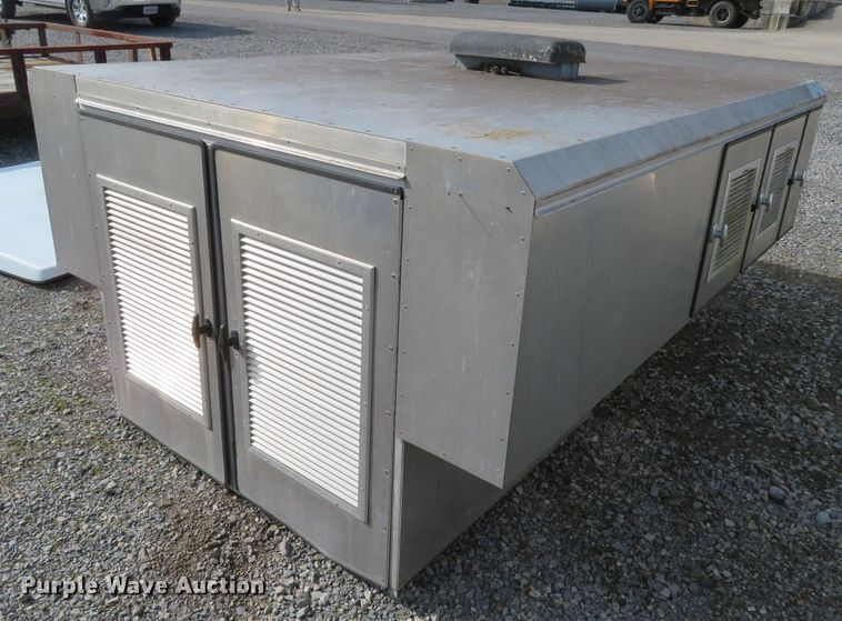 image for item DH0668 Deerskin Manufacturing 8 animal control bed