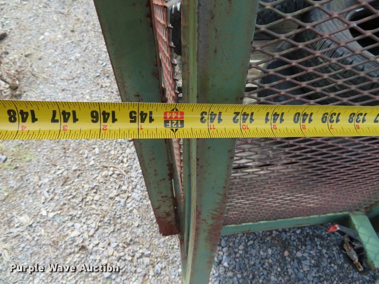 image for item DH0670 2002 Trailer Express 61/2-12 utility trailer