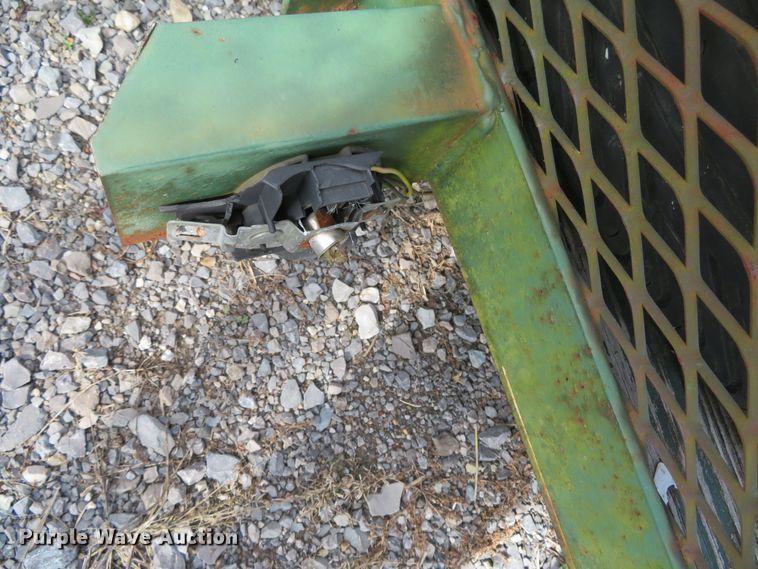 image for item DH0670 2002 Trailer Express 61/2-12 utility trailer