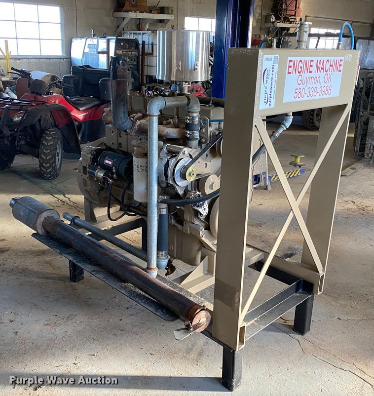 image for item DI3647 Cummins G8.9 six cylinder CNG engine