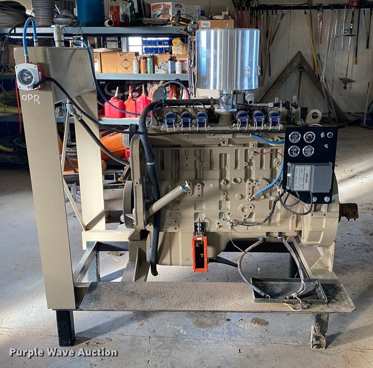 image for item DI3647 Cummins G8.9 six cylinder CNG engine