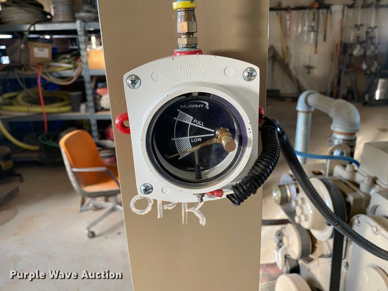 image for item DI3647 Cummins G8.9 six cylinder CNG engine