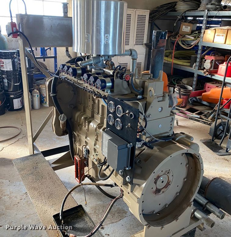 image for item DI3647 Cummins G8.9 six cylinder CNG engine