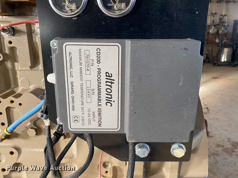 image for item DI3647 Cummins G8.9 six cylinder CNG engine