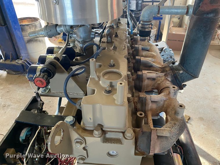 image for item DI3647 Cummins G8.9 six cylinder CNG engine