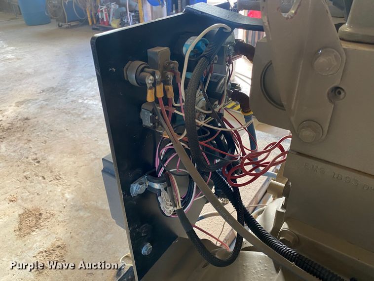 image for item DI3647 Cummins G8.9 six cylinder CNG engine