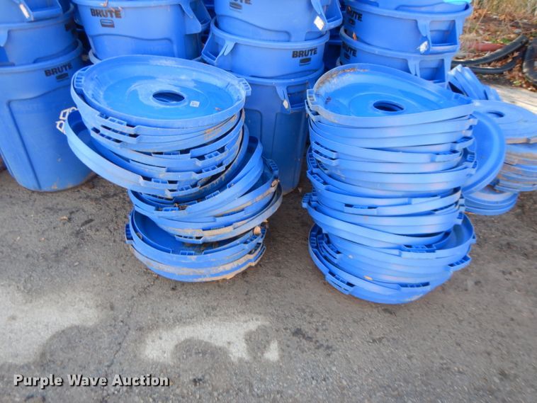 image for item DI8233 Approximately 75 Rubbermaid Brute trash cans