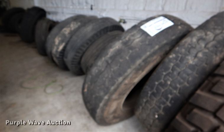 image for item DJ8598 Approximately 20 tires
