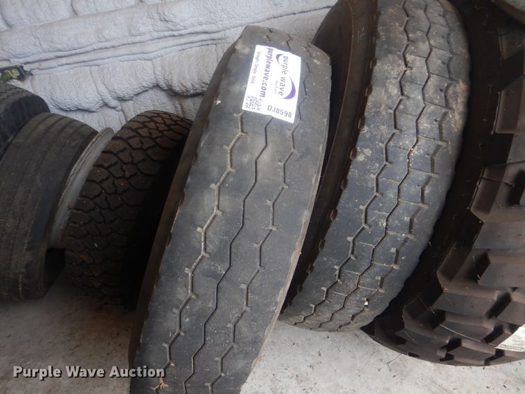 image for item DJ8598 Approximately 20 tires