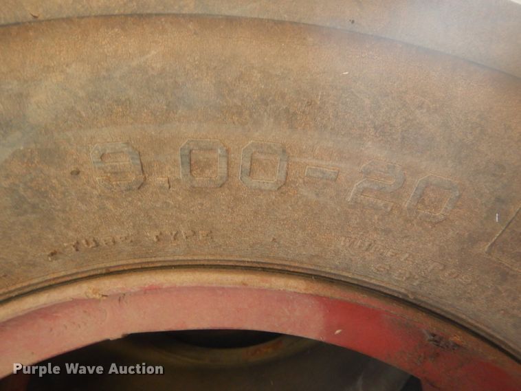 image for item DJ8598 Approximately 20 tires
