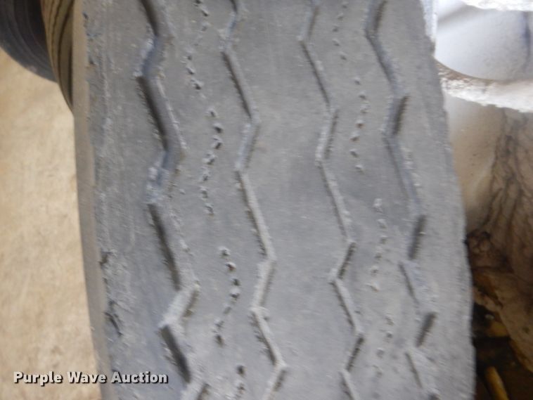 image for item DJ8598 Approximately 20 tires