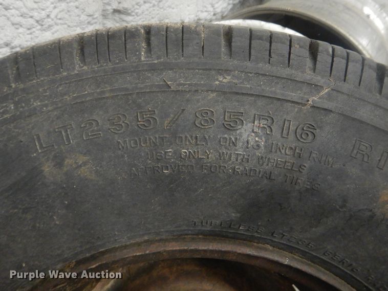 image for item DJ8598 Approximately 20 tires