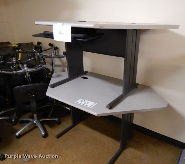 image for item DL2662 (2) computer desks