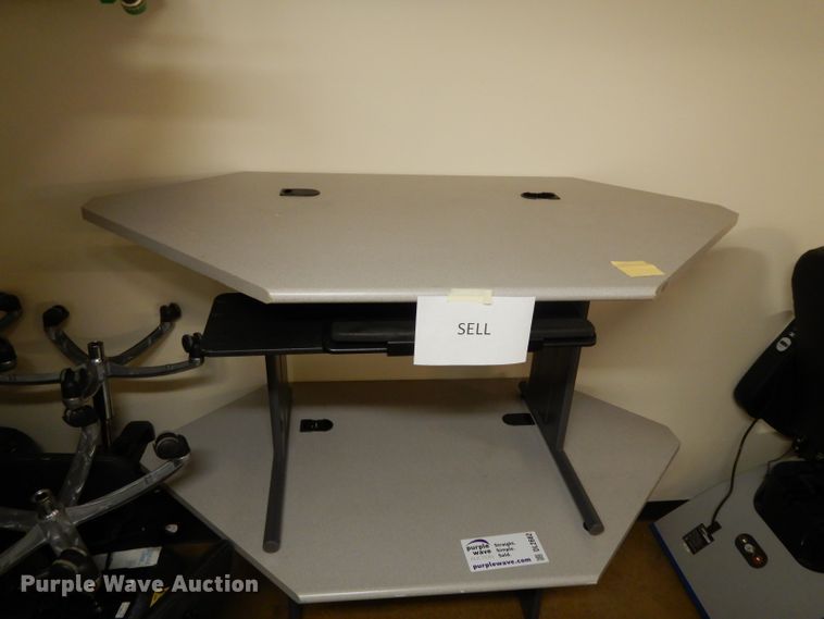 image for item DL2662 (2) computer desks