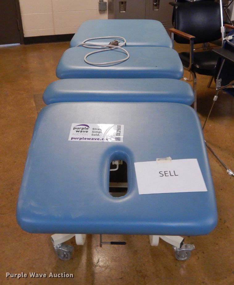 image for item DL2668 Midland  adjustable treatment table