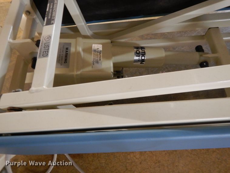 image for item DL2668 Midland  adjustable treatment table