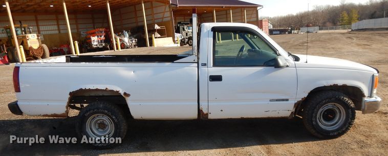 image for item DL2682 1996 GMC C1500  pickup truck