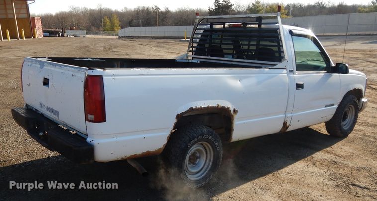 image for item DL2682 1996 GMC C1500  pickup truck