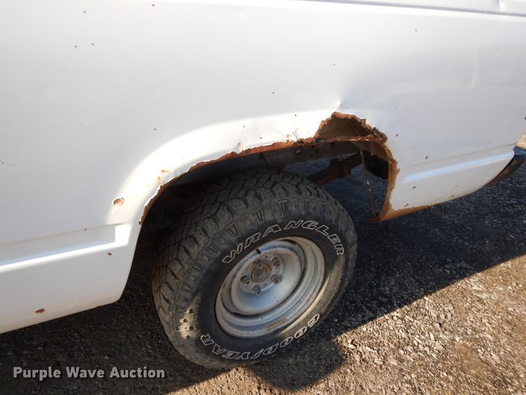 image for item DL2682 1996 GMC C1500  pickup truck