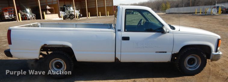 image for item DL2683 1996 GMC Sierra 1500  pickup truck