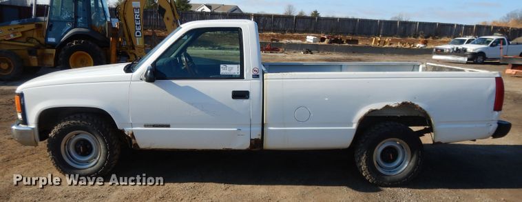 image for item DL2683 1996 GMC Sierra 1500  pickup truck