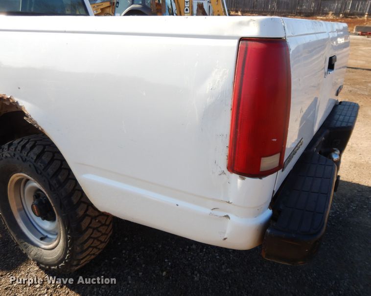 image for item DL2683 1996 GMC Sierra 1500  pickup truck