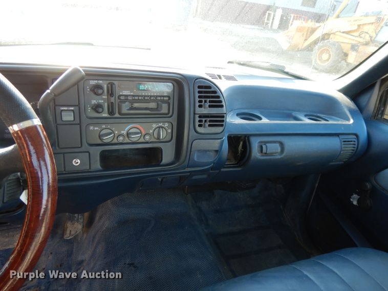 image for item DL2683 1996 GMC Sierra 1500  pickup truck