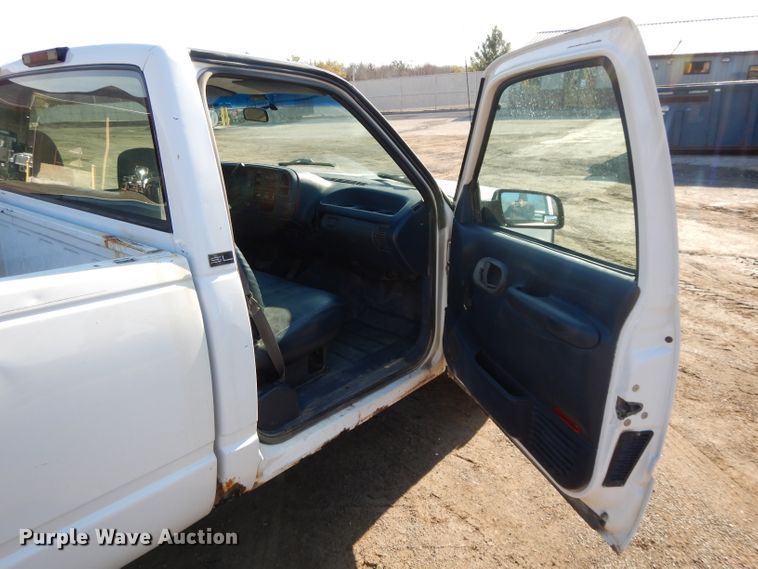 image for item DL2683 1996 GMC Sierra 1500  pickup truck