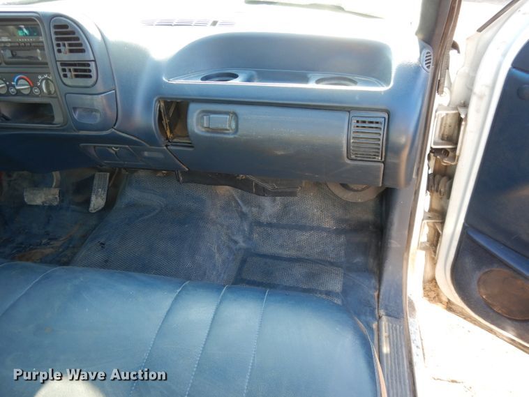 image for item DL2683 1996 GMC Sierra 1500  pickup truck