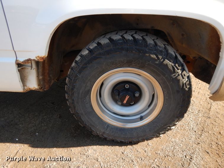 image for item DL2683 1996 GMC Sierra 1500  pickup truck