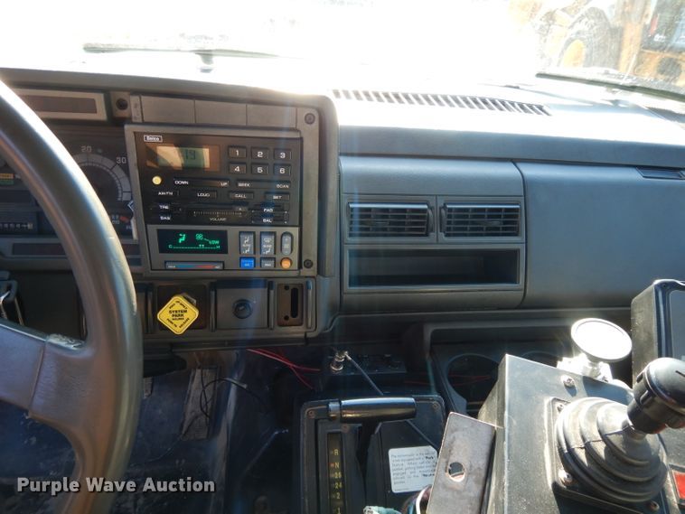 image for item DL2684 1999 Chevrolet C7500  dump truck