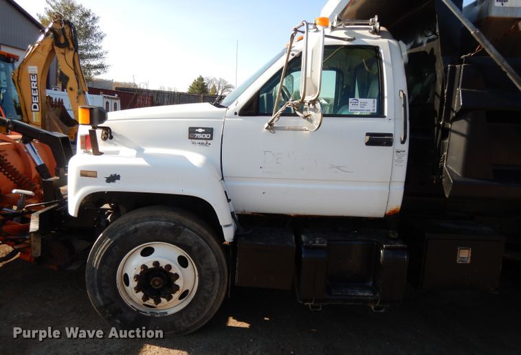 image for item DL2684 1999 Chevrolet C7500  dump truck