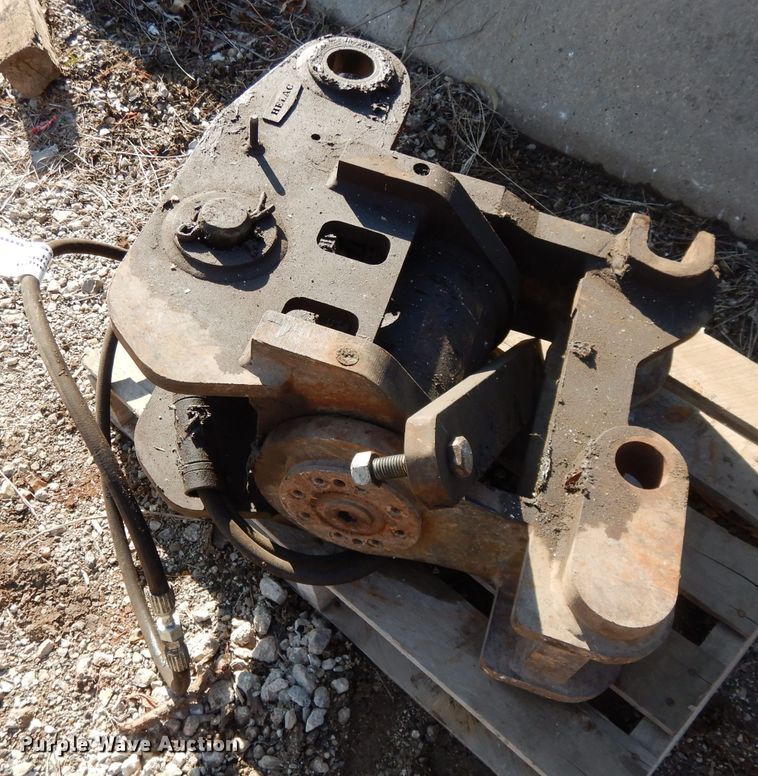 image for item DL2685 Helac backhoe swivel coupler