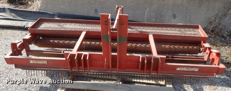 image for item DL2686 Fieldmaster field groomer