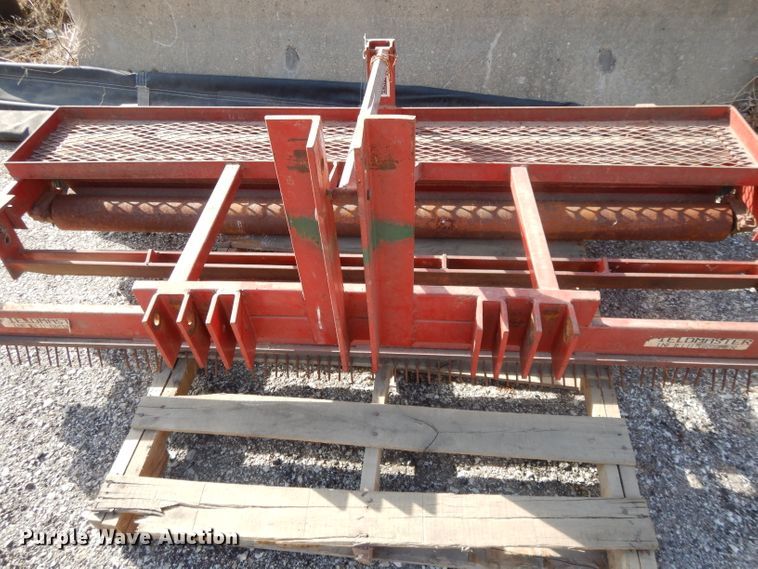 image for item DL2686 Fieldmaster field groomer