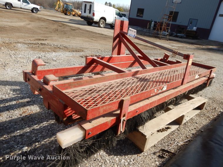 image for item DL2686 Fieldmaster field groomer