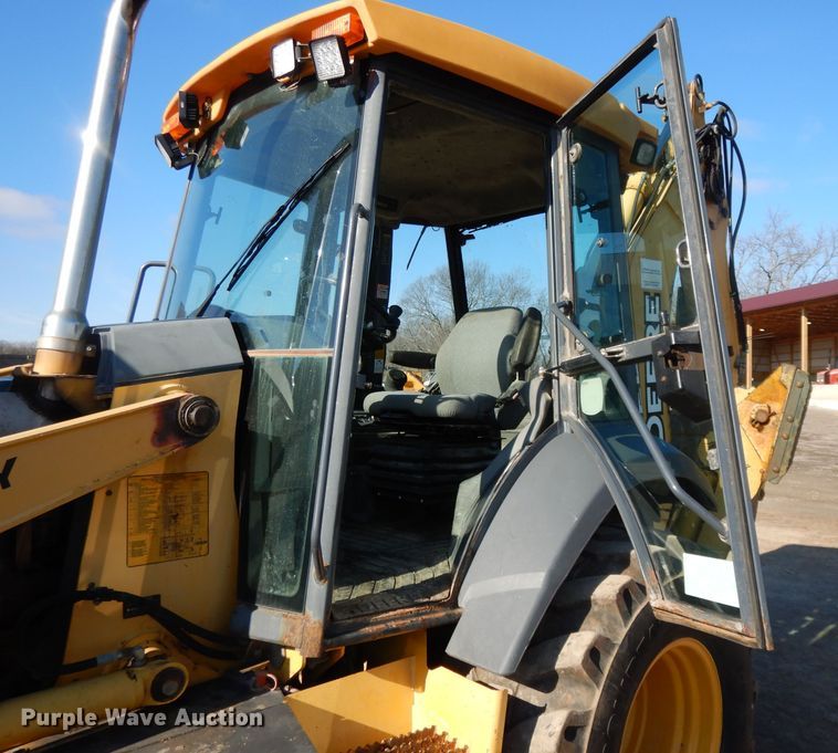 image for item DL2691 2005 John Deere 410G  backhoe