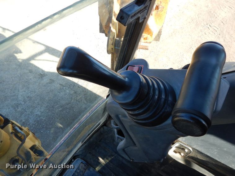 image for item DL2691 2005 John Deere 410G  backhoe