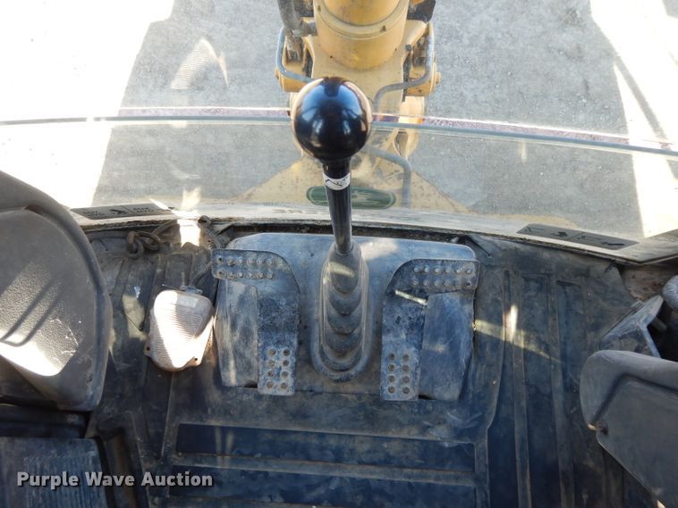 image for item DL2691 2005 John Deere 410G  backhoe