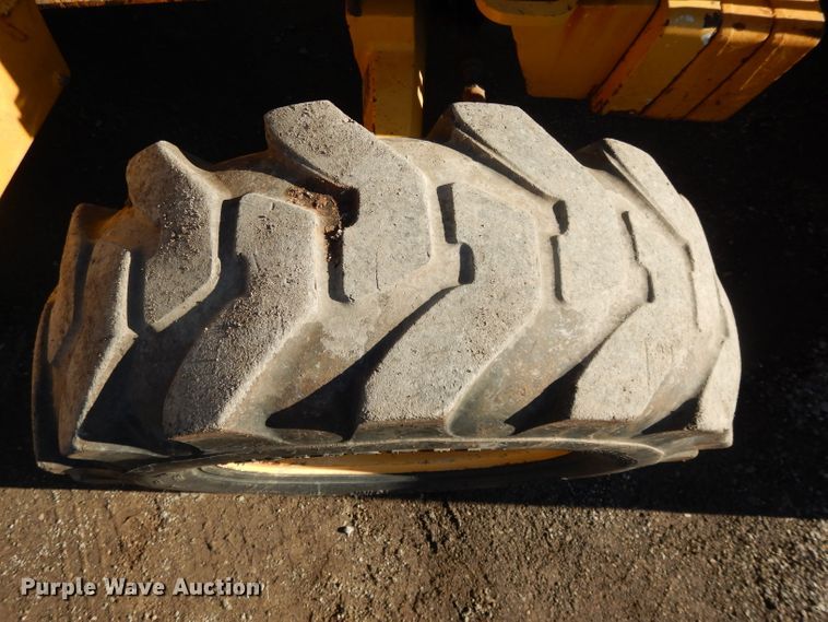 image for item DL2691 2005 John Deere 410G  backhoe